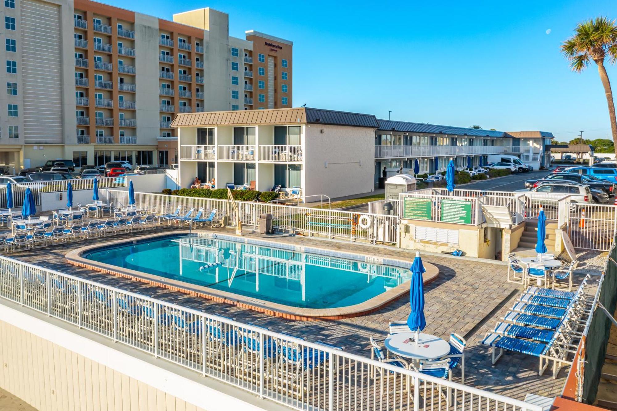 Fantasy Island Resort, Daytona Beach Shores Exterior photo